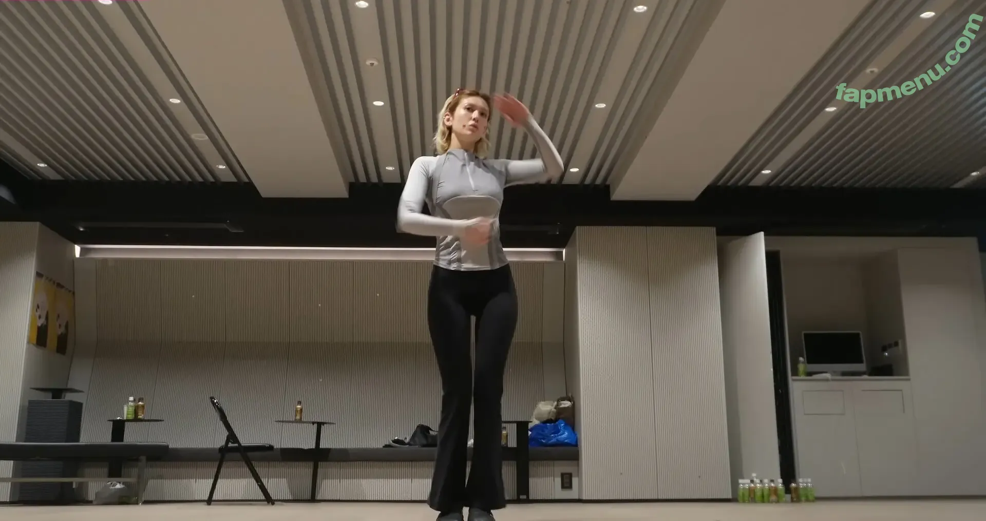 Jeon Somi nude photo #0409 (ENNIK SOMI / somsomi0309)