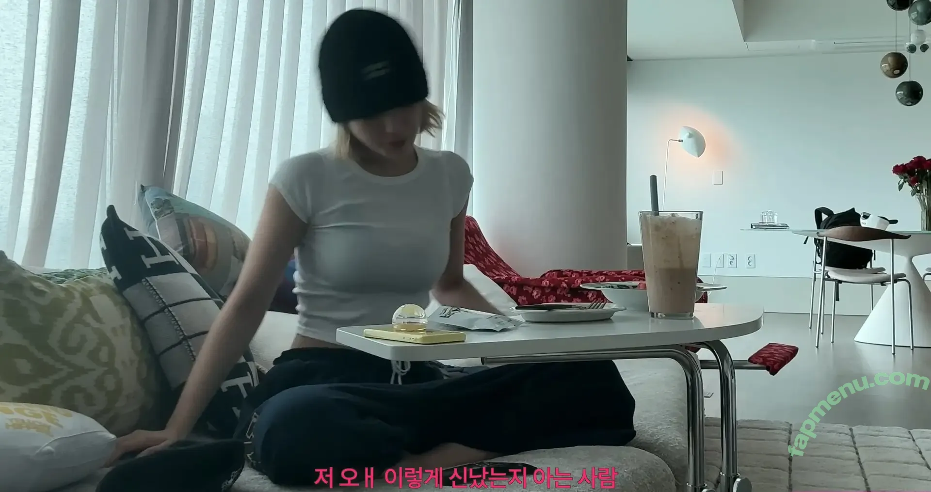 Jeon Somi nude photo #0415 (ENNIK SOMI / somsomi0309)