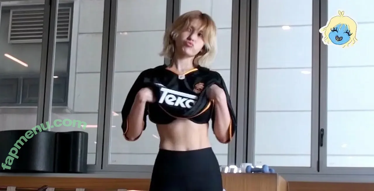Jeon Somi nude photo #0416 (ENNIK SOMI / somsomi0309)