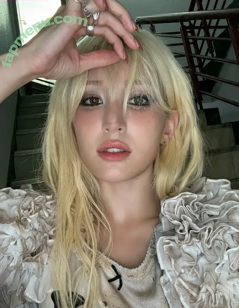 Jeon Somi nude photo #0428 (ENNIK SOMI / somsomi0309)