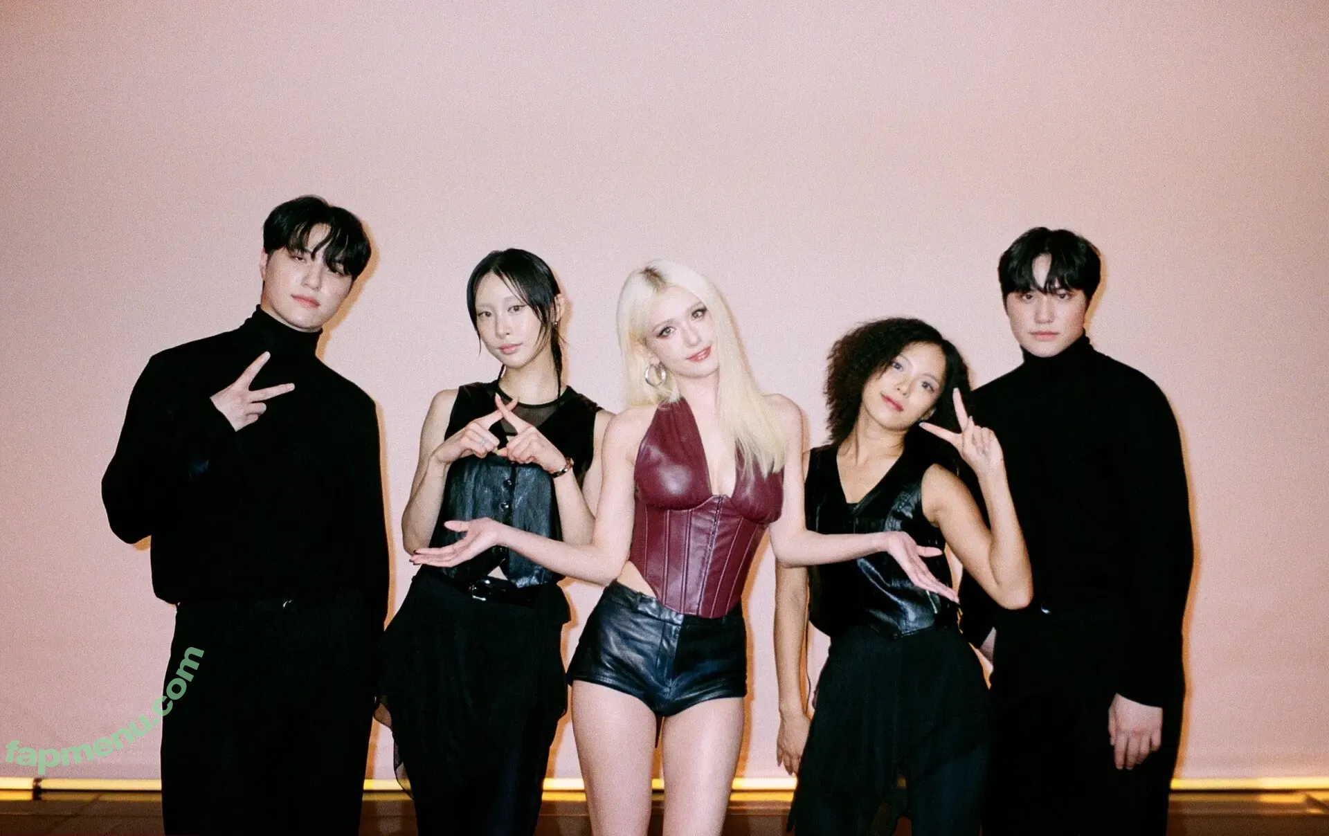 Jeon Somi nude photo #0464 (ENNIK SOMI / somsomi0309)