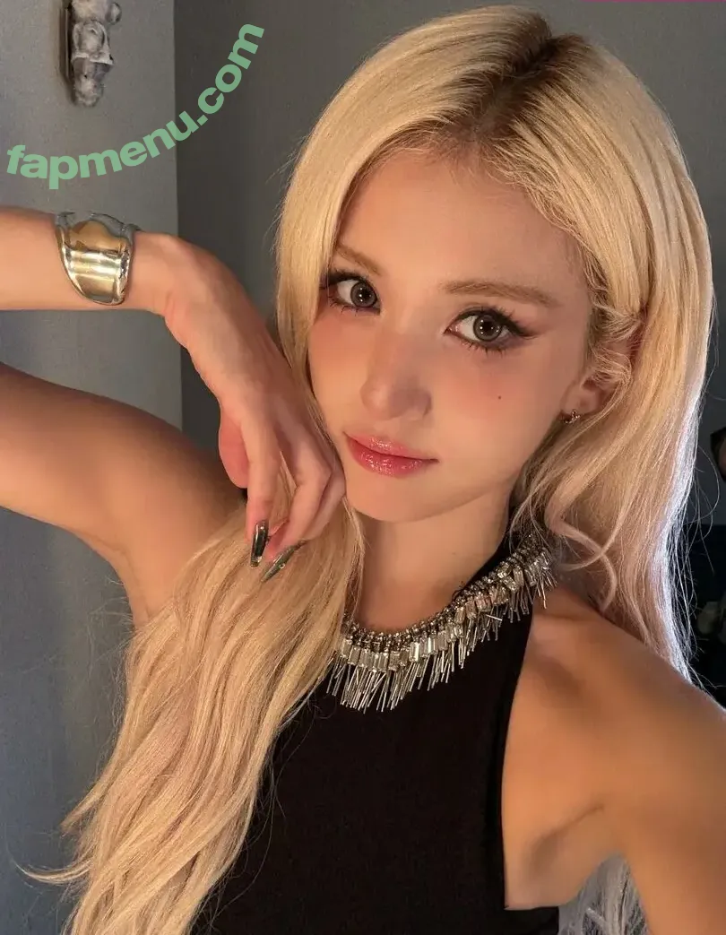 Jeon Somi nude photo #0479 (ENNIK SOMI / somsomi0309)