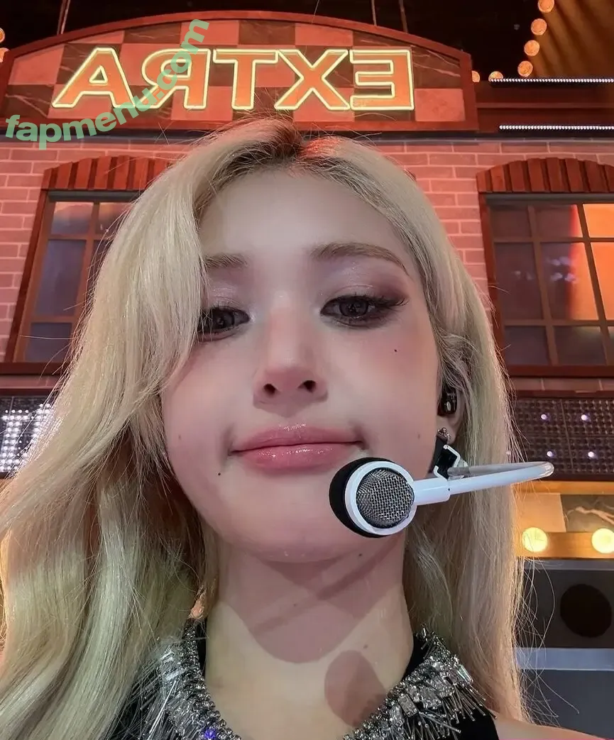 Jeon Somi nude photo #0481 (ENNIK SOMI / somsomi0309)