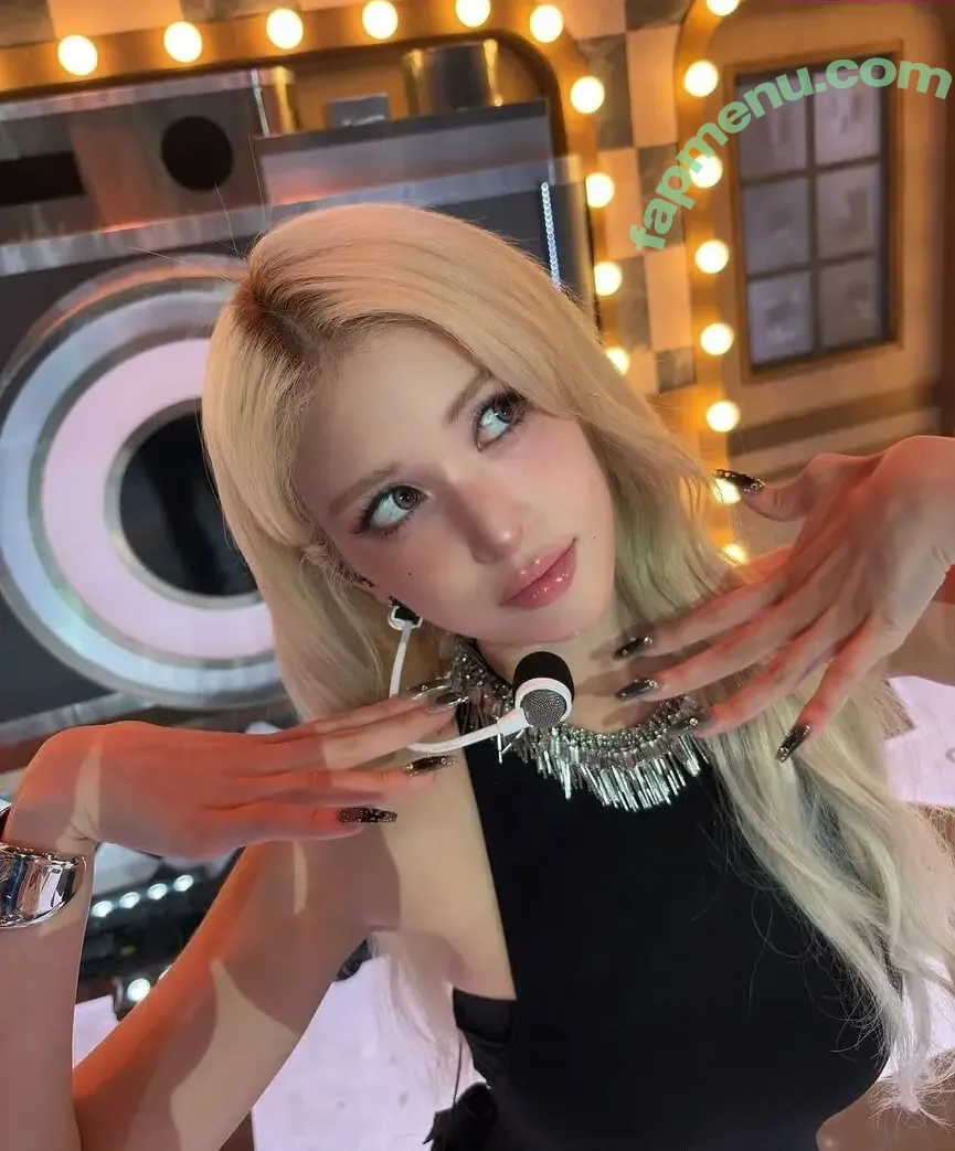 Jeon Somi nude photo #0485 (ENNIK SOMI / somsomi0309)