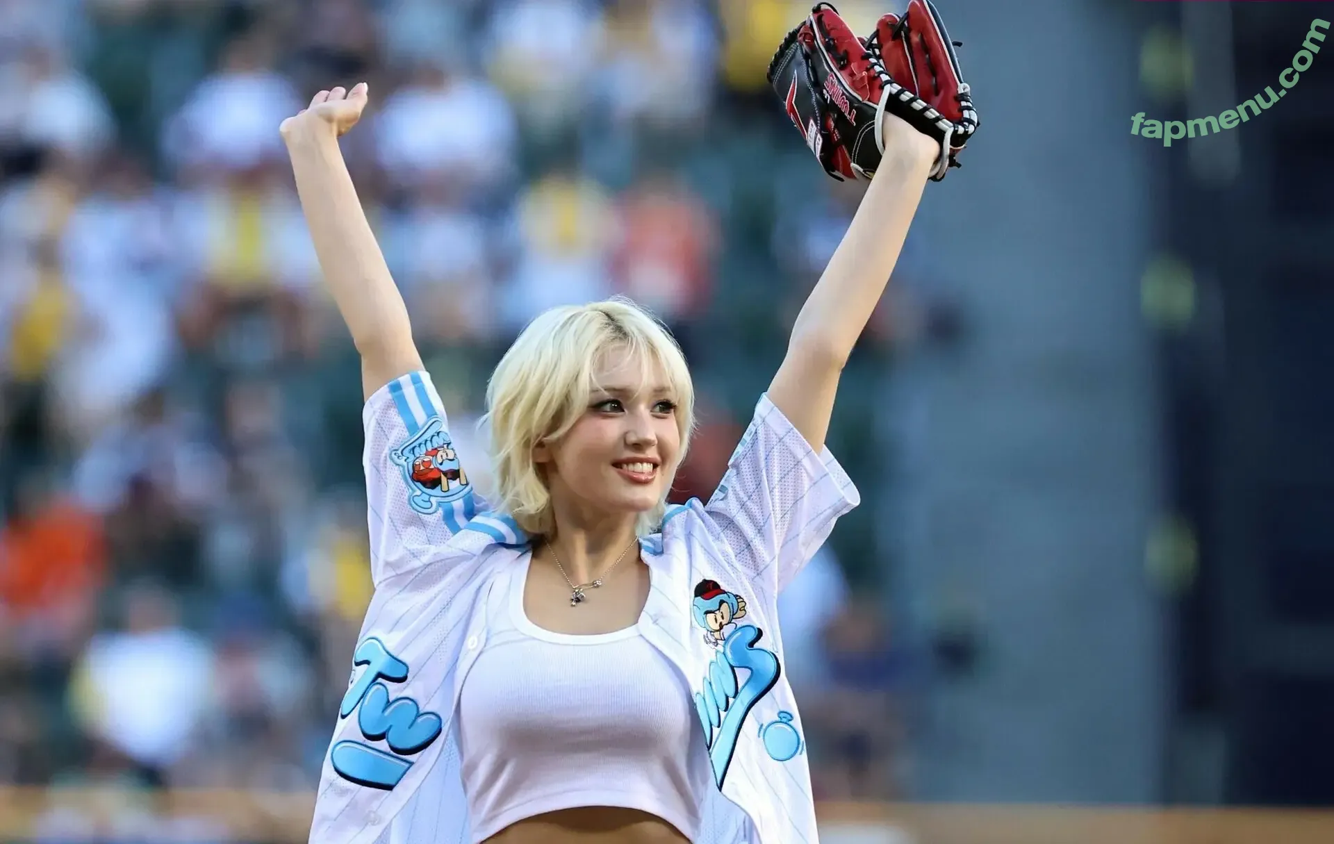 Jeon Somi nude photo #0494 (ENNIK SOMI / somsomi0309)