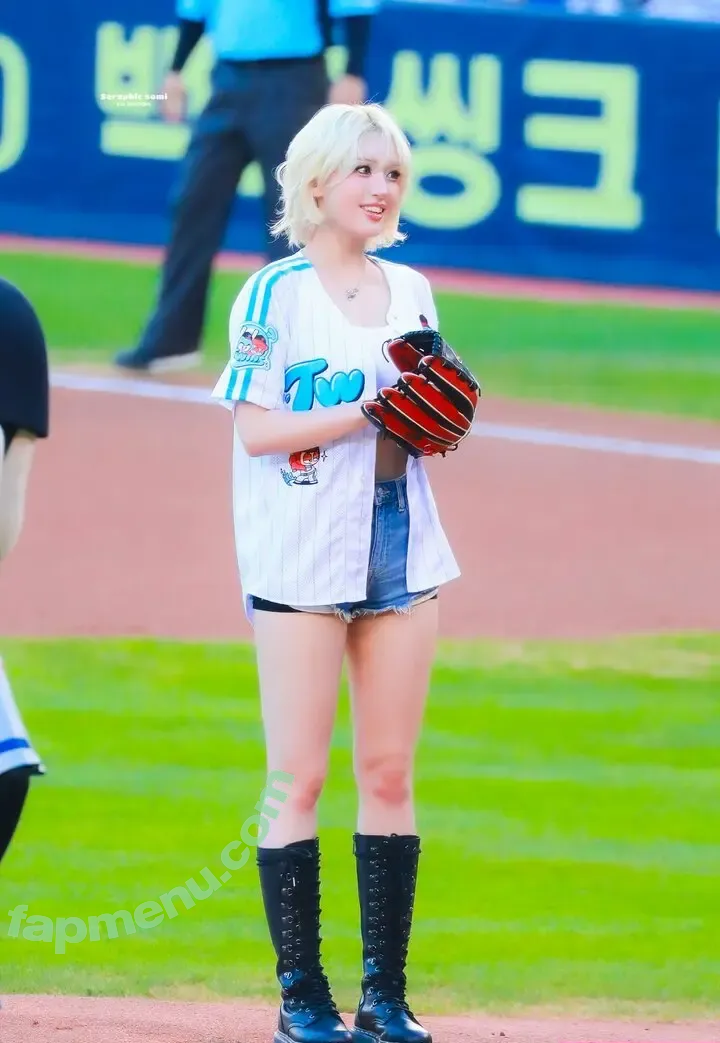 Jeon Somi nude photo #0500 (ENNIK SOMI / somsomi0309)