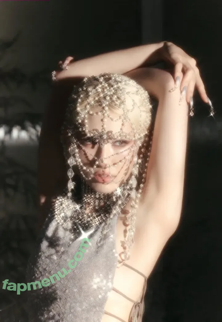 Jeon Somi nude photo #0502 (ENNIK SOMI / somsomi0309)