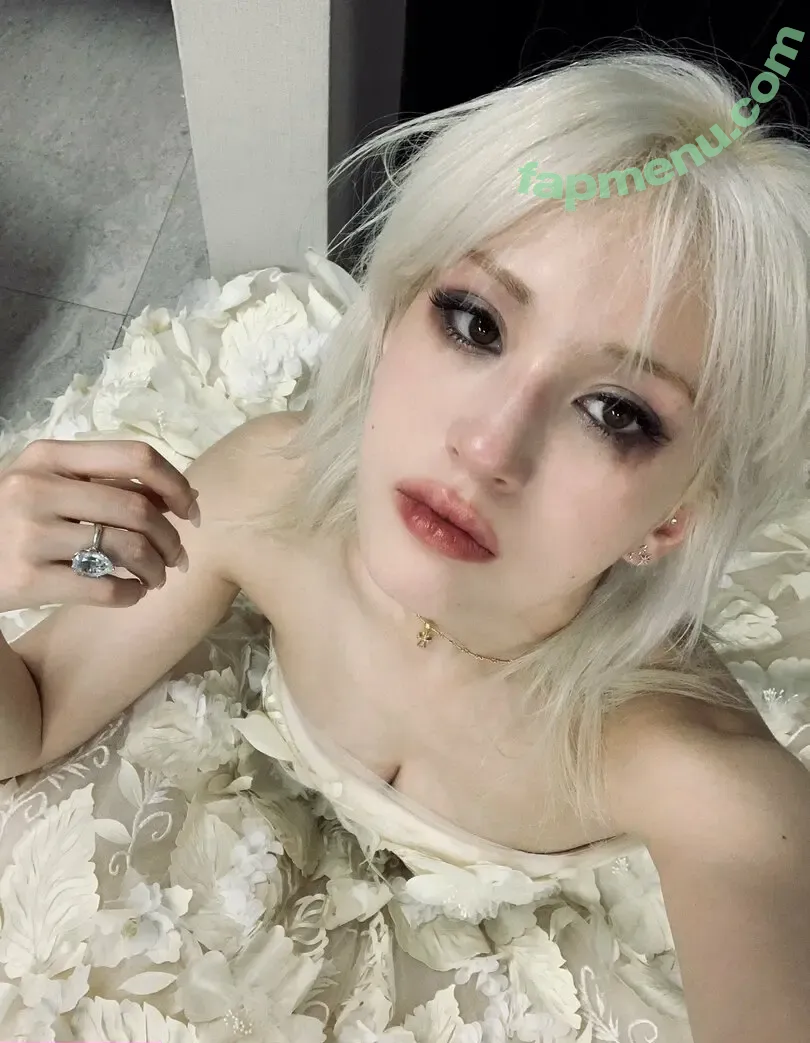 Jeon Somi nude photo #0566 (ENNIK SOMI / somsomi0309)