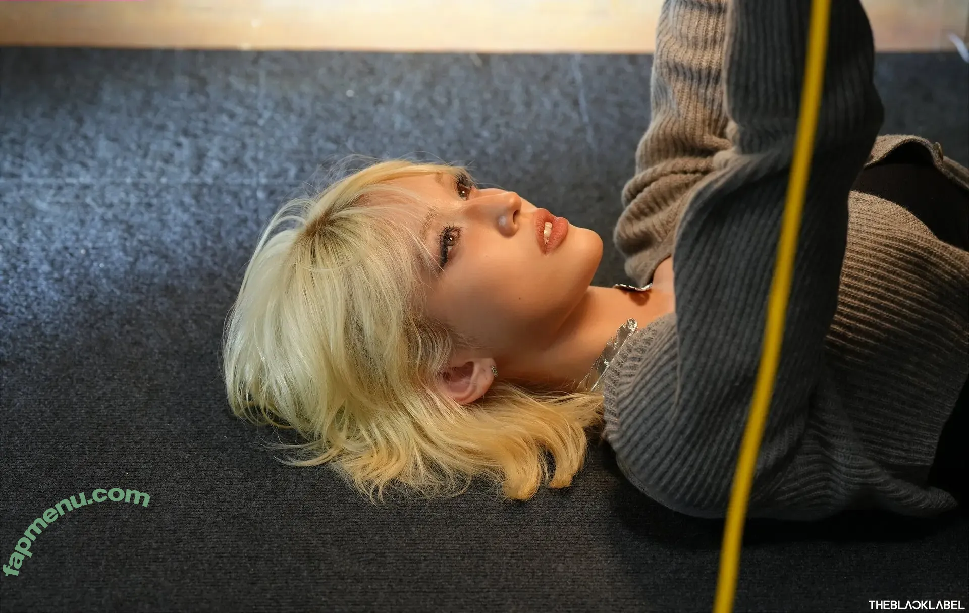 Jeon Somi nude photo #0575 (ENNIK SOMI / somsomi0309)