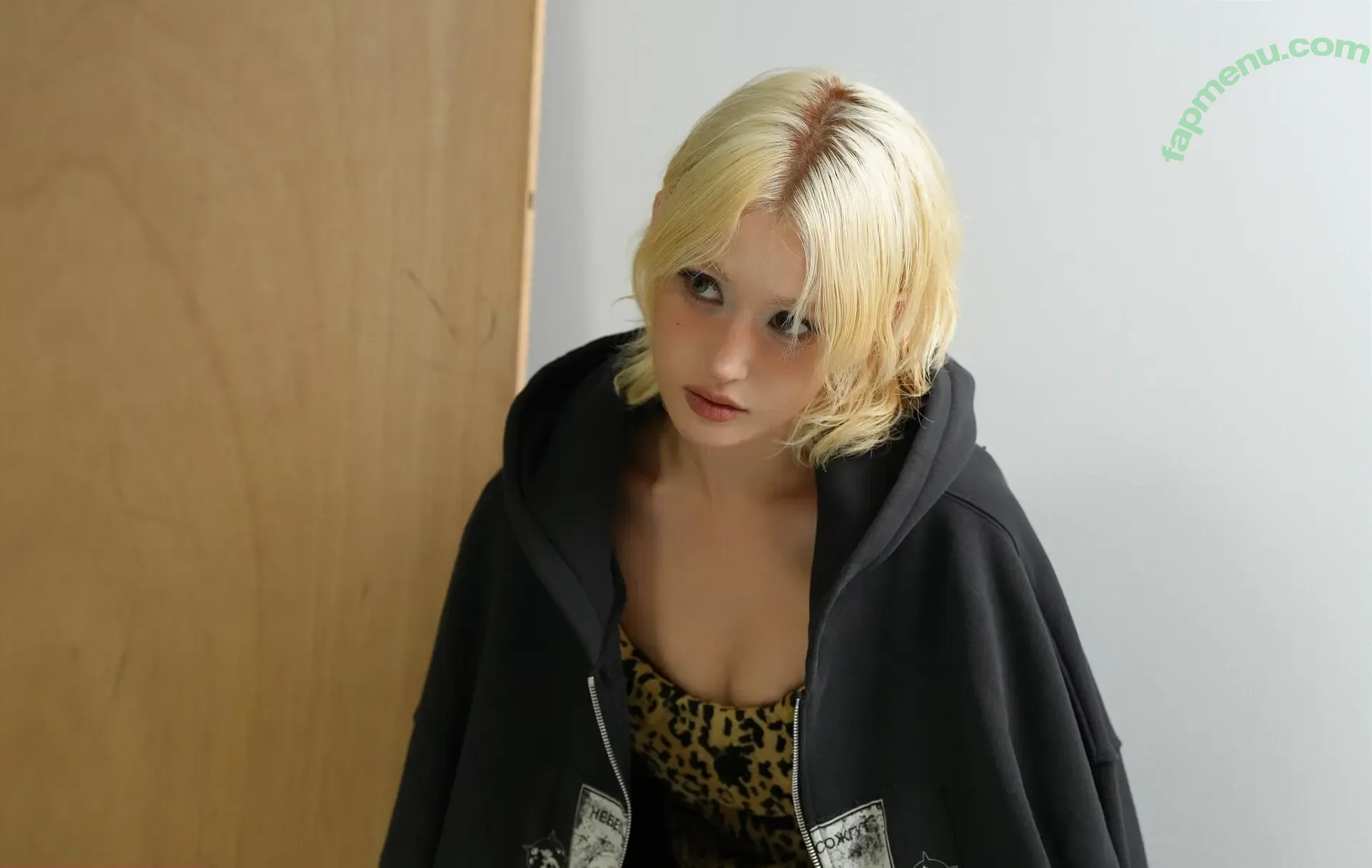 Jeon Somi nude photo #0579 (ENNIK SOMI / somsomi0309)