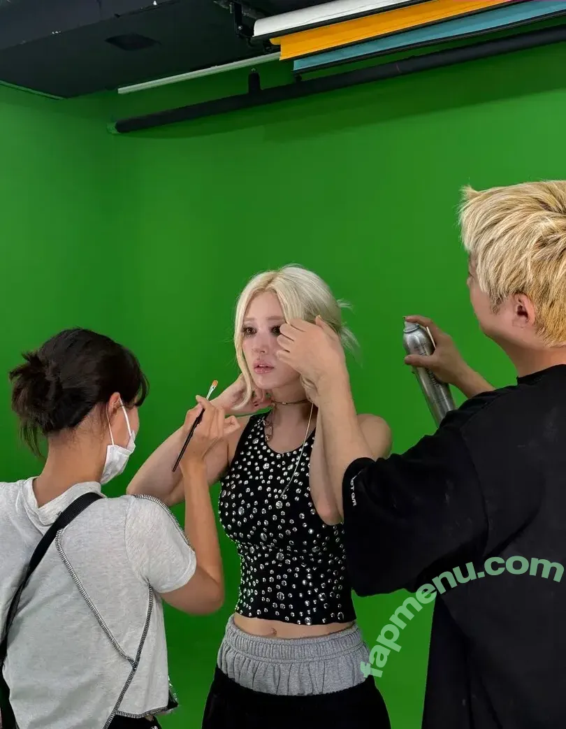 Jeon Somi nude photo #0703 (ENNIK SOMI / somsomi0309)