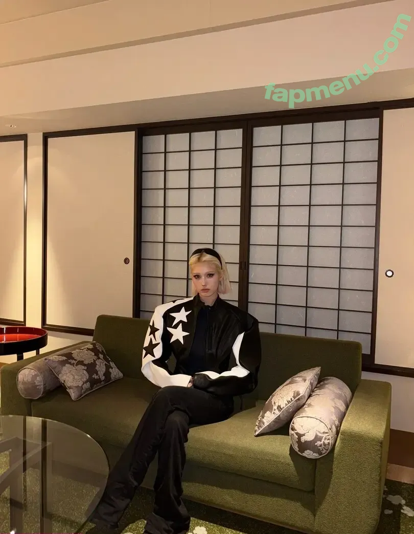 Jeon Somi nude photo #0706 (ENNIK SOMI / somsomi0309)