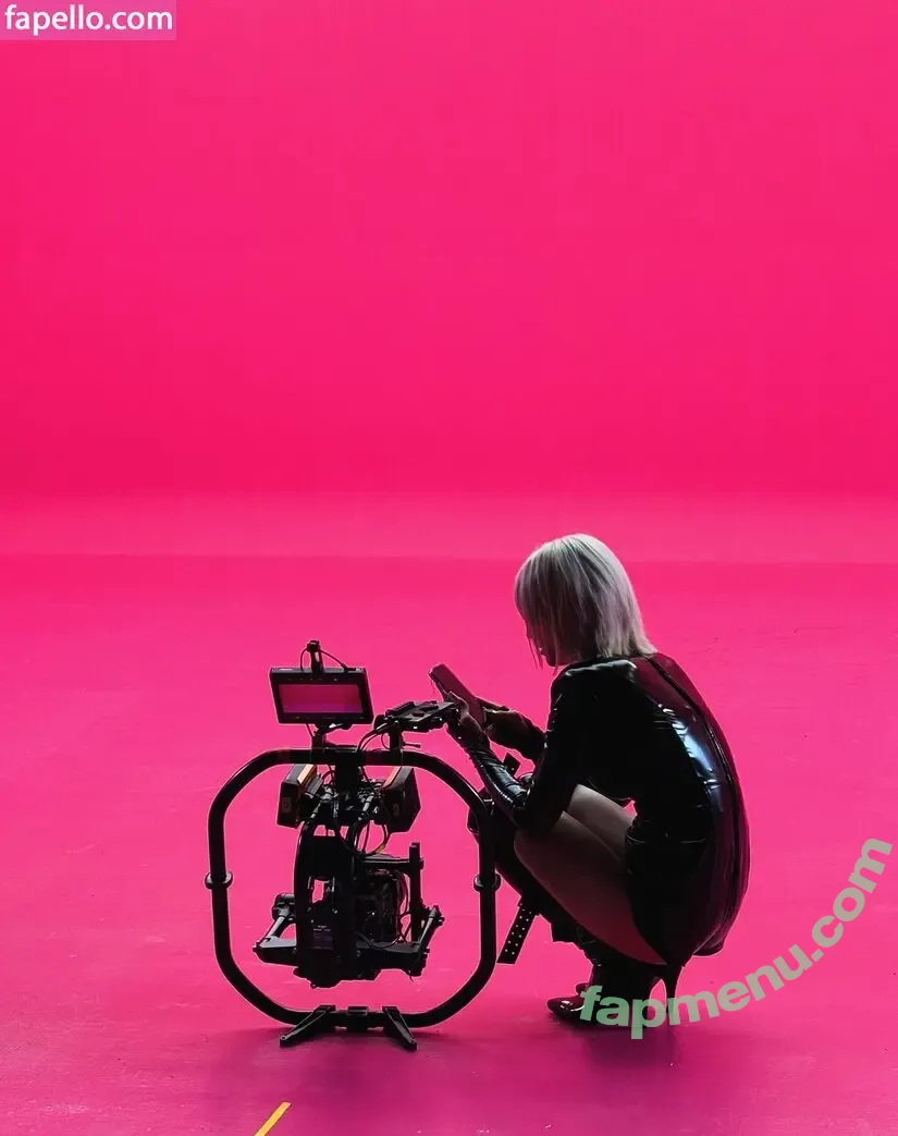 Jeon Somi nude photo #0713 (ENNIK SOMI / somsomi0309)