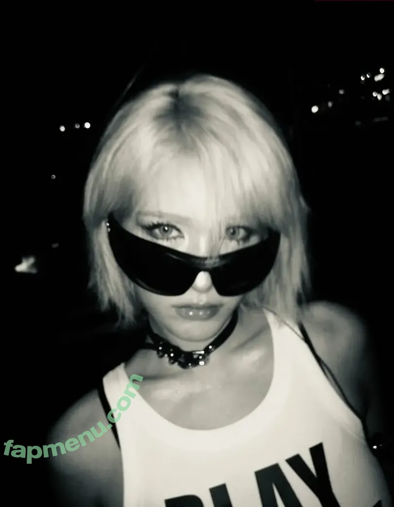 Jeon Somi nude photo #0730 (ENNIK SOMI / somsomi0309)