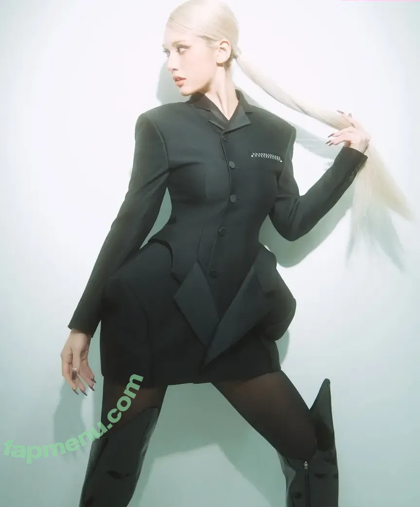 Jeon Somi nude photo #0746 (ENNIK SOMI / somsomi0309)