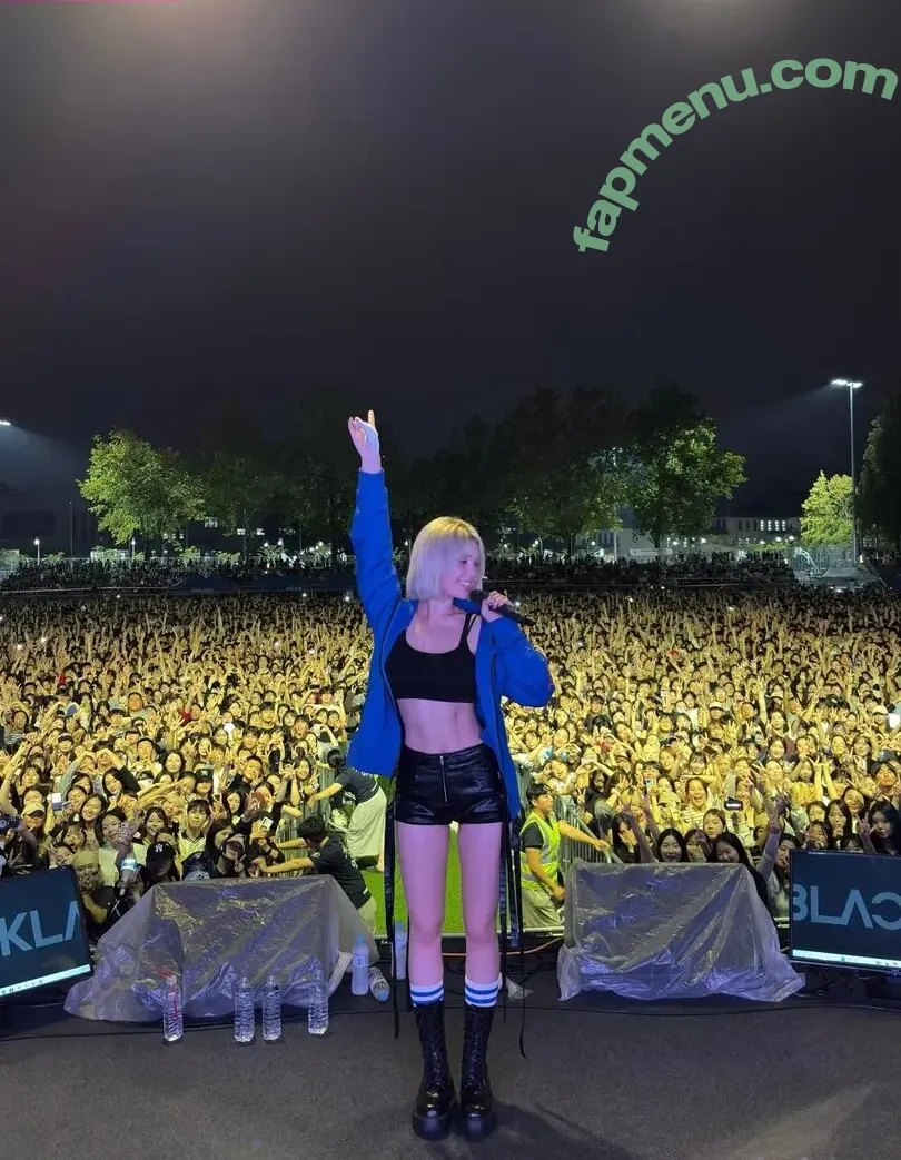 Jeon Somi nude photo #0749 (ENNIK SOMI / somsomi0309)