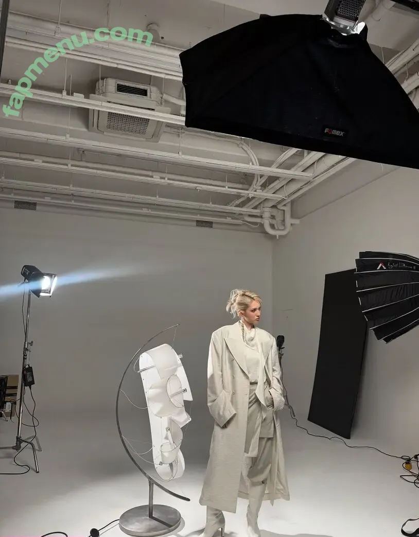 Jeon Somi nude photo #0758 (ENNIK SOMI / somsomi0309)