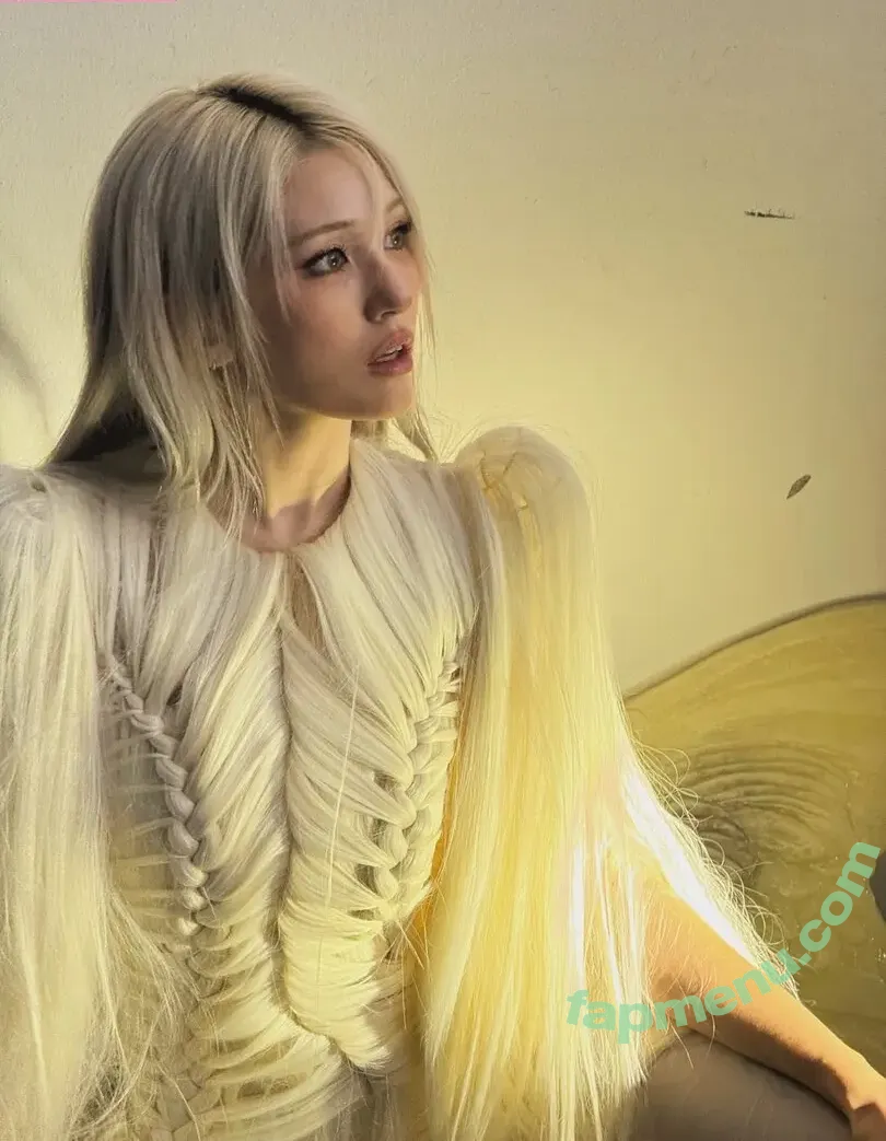 Jeon Somi nude photo #0764 (ENNIK SOMI / somsomi0309)
