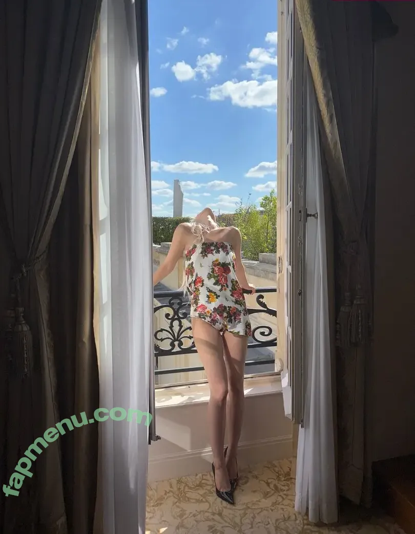 Jeon Somi nude photo #0774 (ENNIK SOMI / somsomi0309)