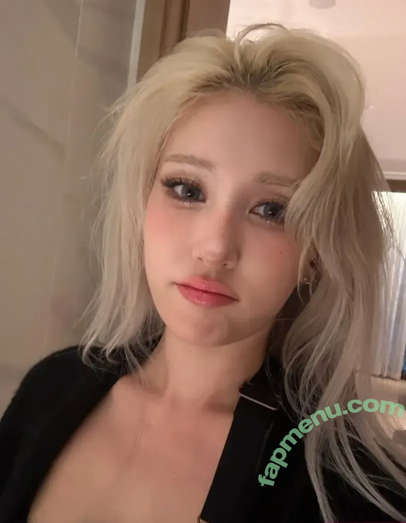 Jeon Somi nude photo #0808 (ENNIK SOMI / somsomi0309)