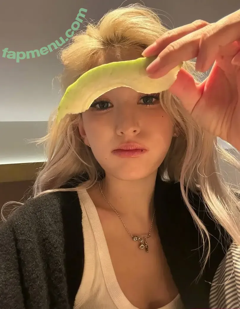 Jeon Somi nude photo #0830 (ENNIK SOMI / somsomi0309)