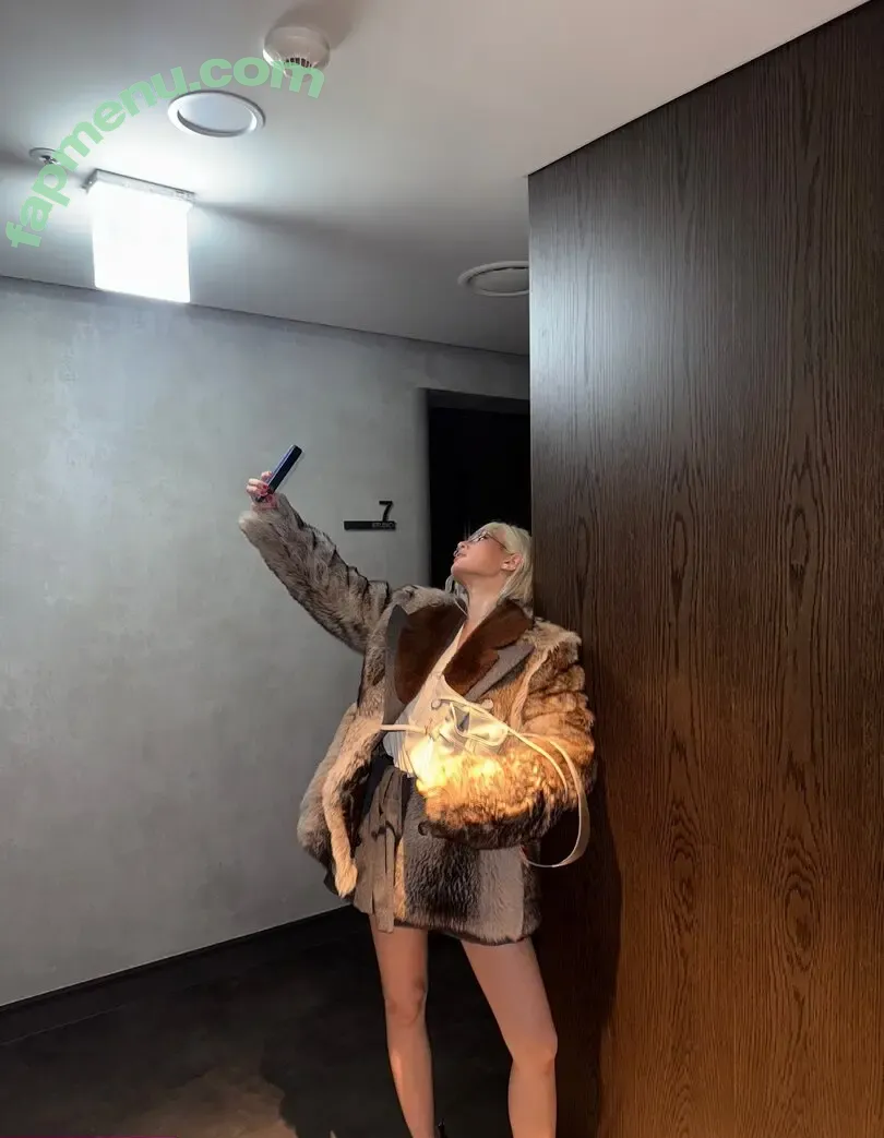 Jeon Somi nude photo #0842 (ENNIK SOMI / somsomi0309)