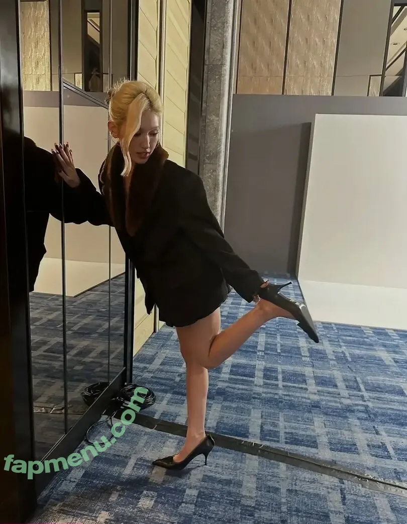 Jeon Somi nude photo #0847 (ENNIK SOMI / somsomi0309)