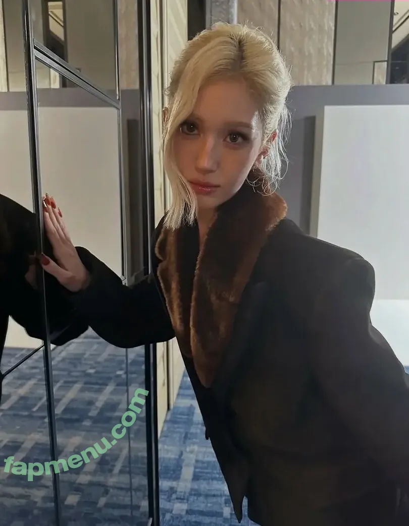 Jeon Somi nude photo #0851 (ENNIK SOMI / somsomi0309)