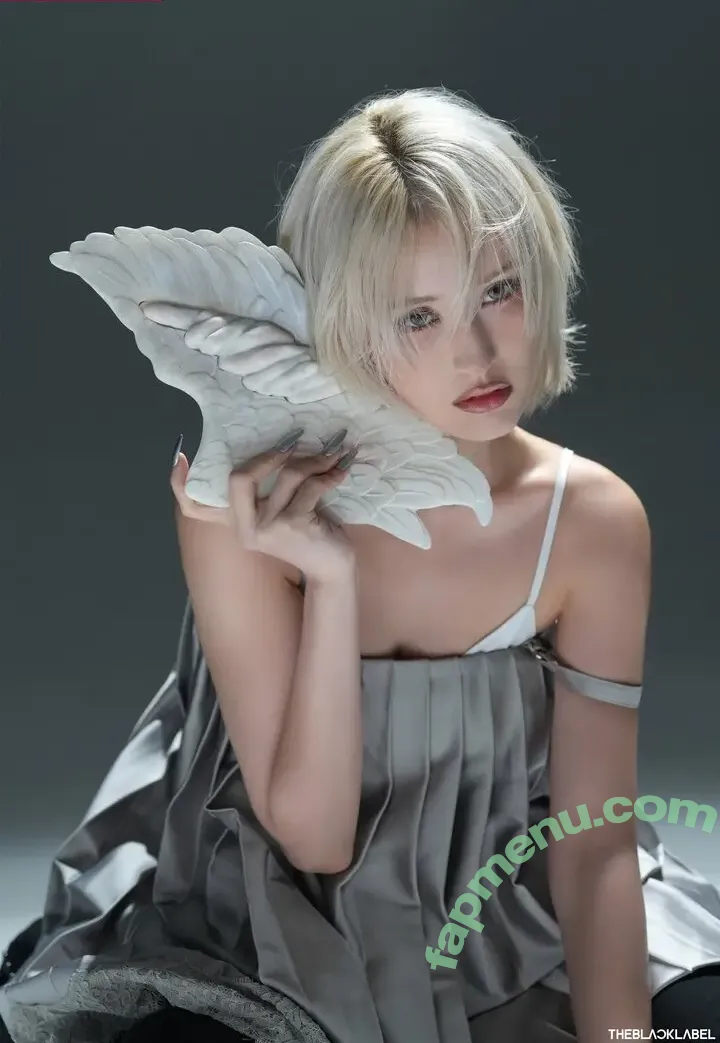 Jeon Somi nude photo #0873 (ENNIK SOMI / somsomi0309)