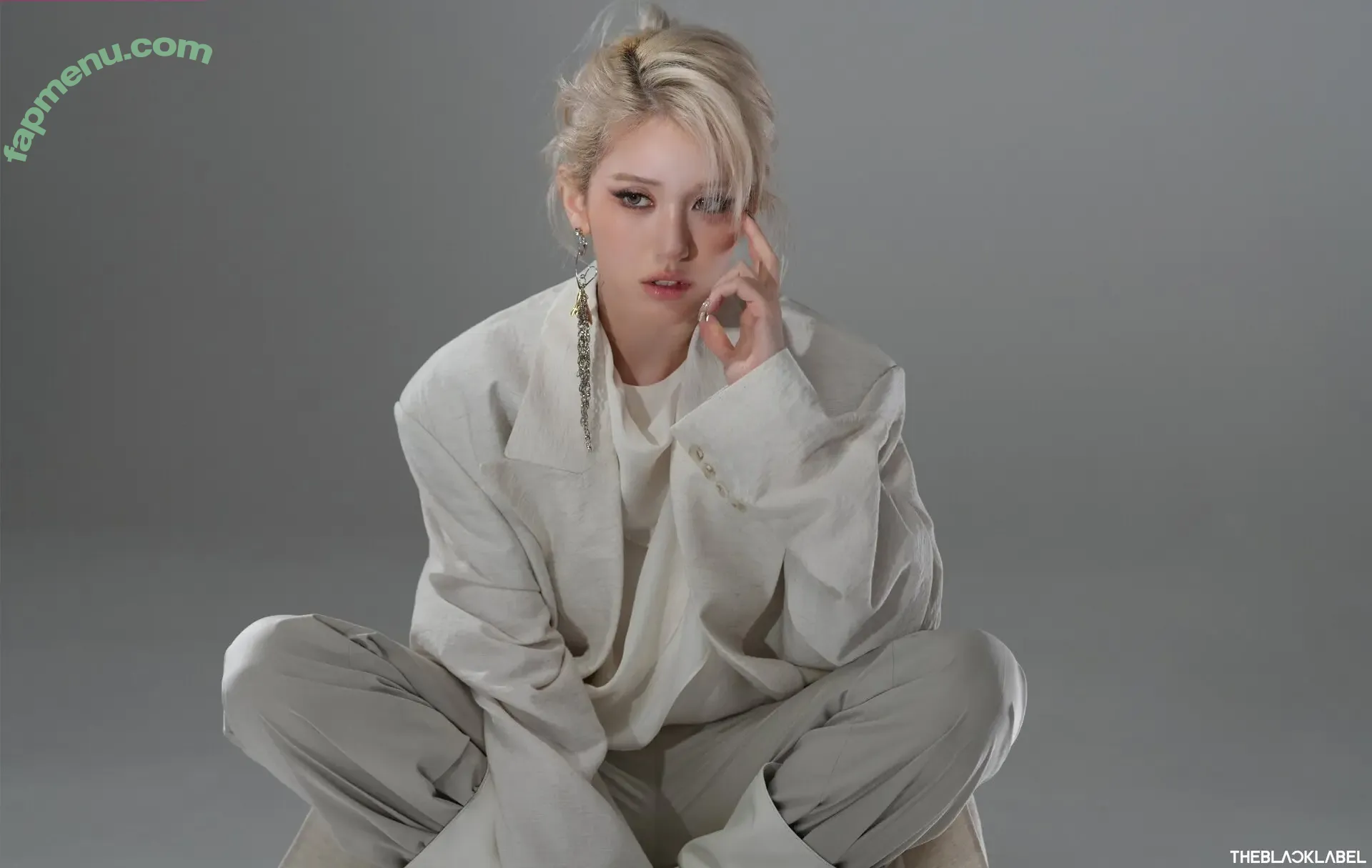 Jeon Somi nude photo #0876 (ENNIK SOMI / somsomi0309)