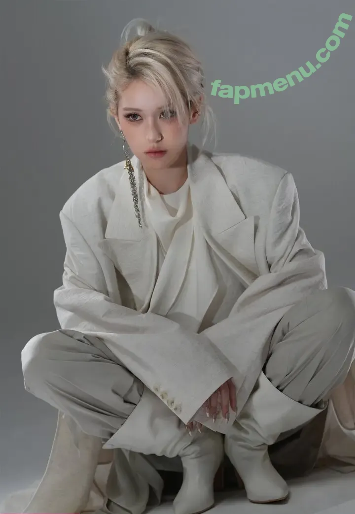 Jeon Somi nude photo #0878 (ENNIK SOMI / somsomi0309)