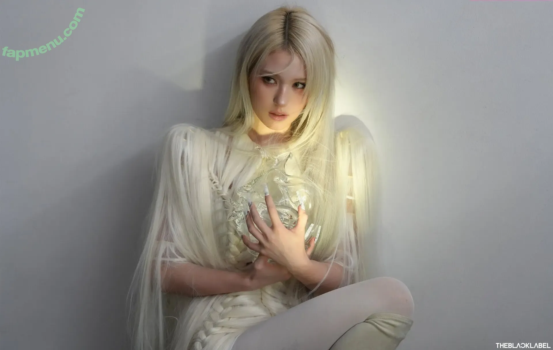 Jeon Somi nude photo #0879 (ENNIK SOMI / somsomi0309)