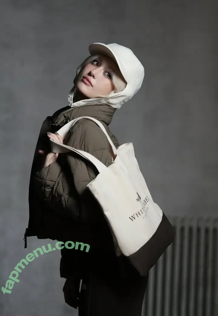 Jeon Somi nude photo #0920 (ENNIK SOMI / somsomi0309)