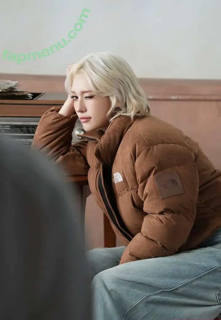 Jeon Somi nude photo #0925 (ENNIK SOMI / somsomi0309)