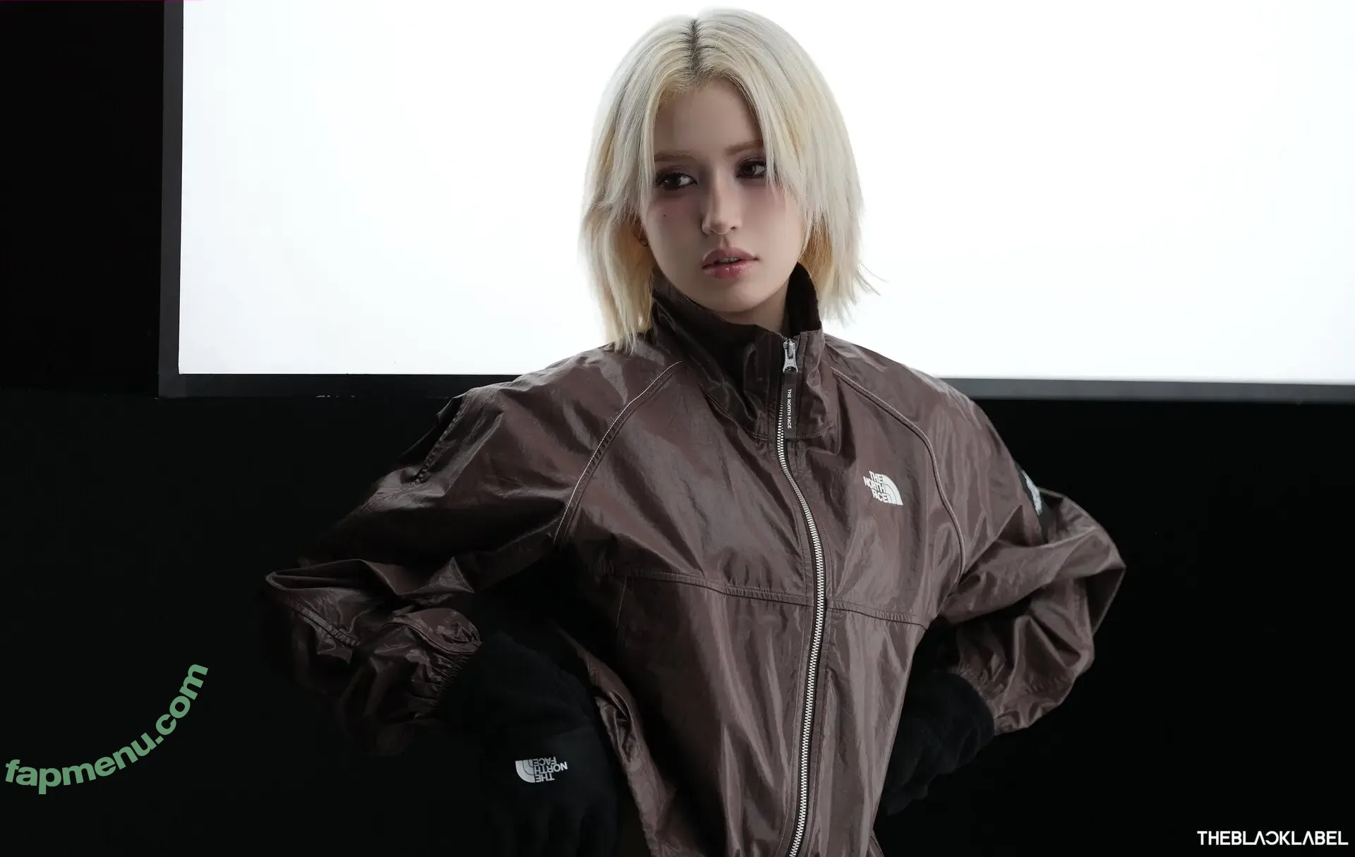 Jeon Somi nude photo #0933 (ENNIK SOMI / somsomi0309)