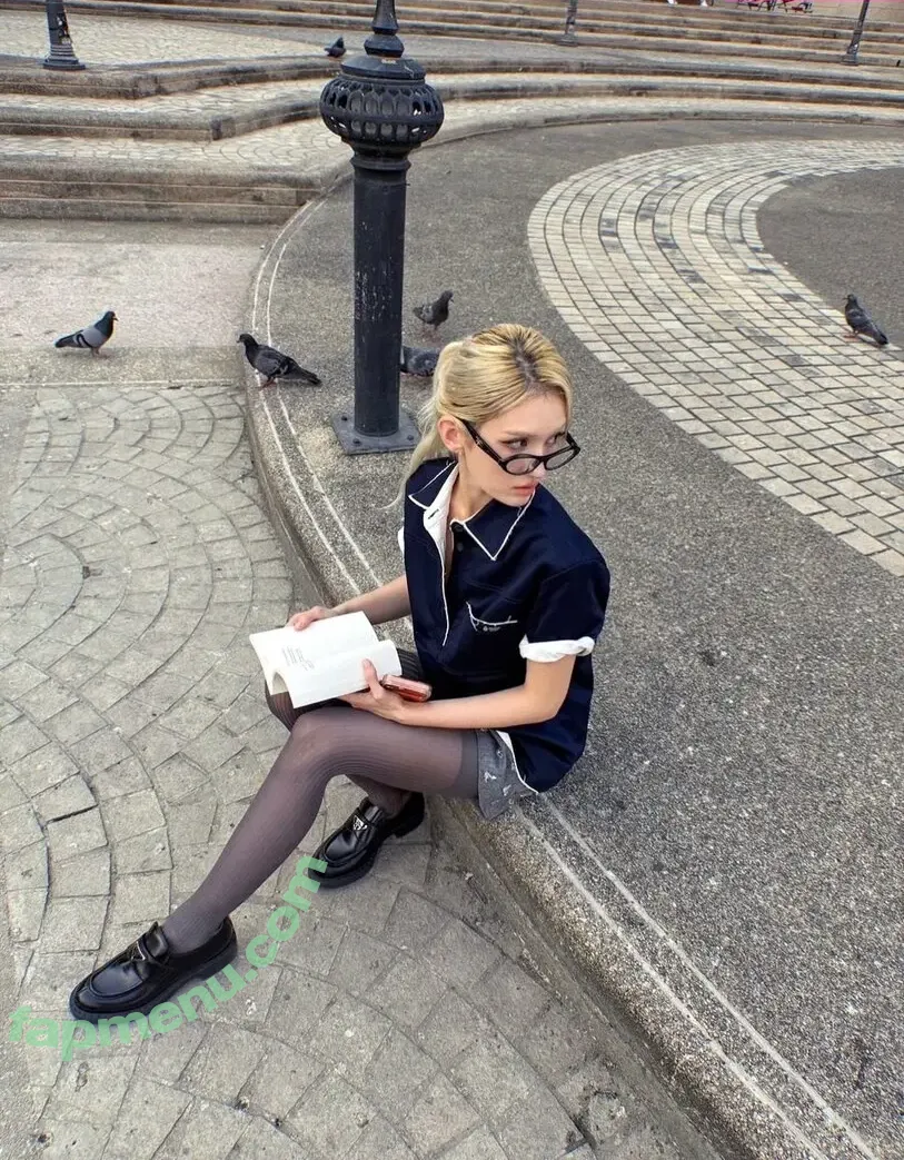 Jeon Somi nude photo #0942 (ENNIK SOMI / somsomi0309)