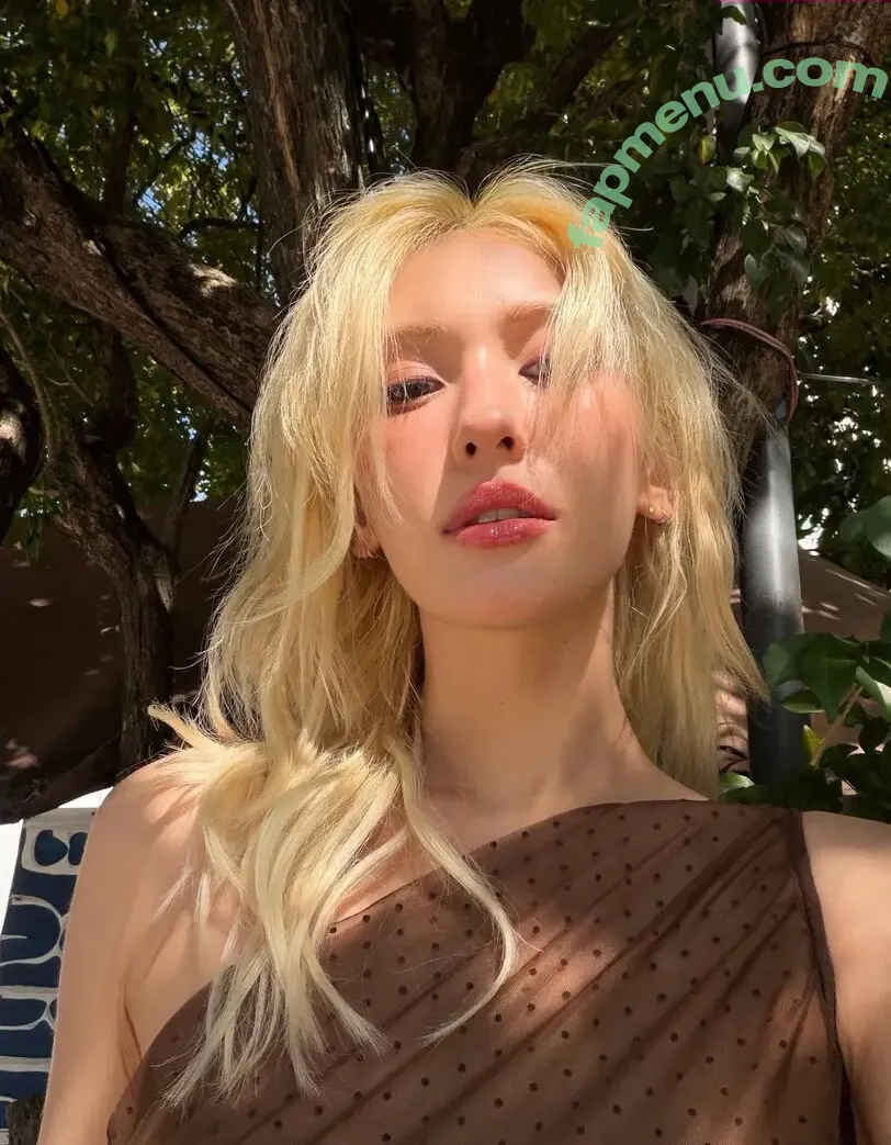 Jeon Somi nude photo #0944 (ENNIK SOMI / somsomi0309)