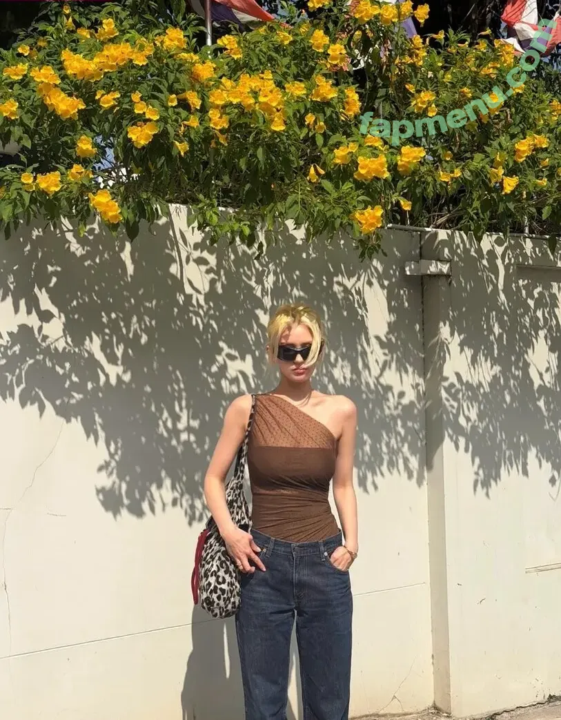 Jeon Somi nude photo #0946 (ENNIK SOMI / somsomi0309)