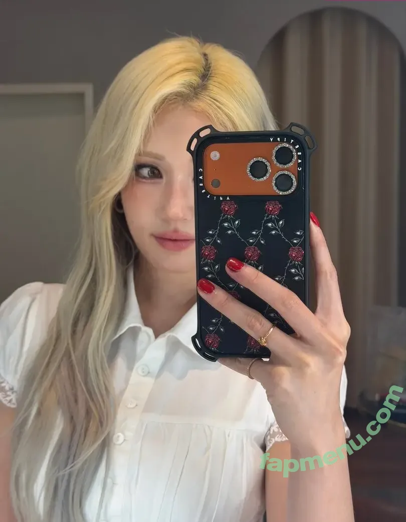 Jeon Somi nude photo #0949 (ENNIK SOMI / somsomi0309)