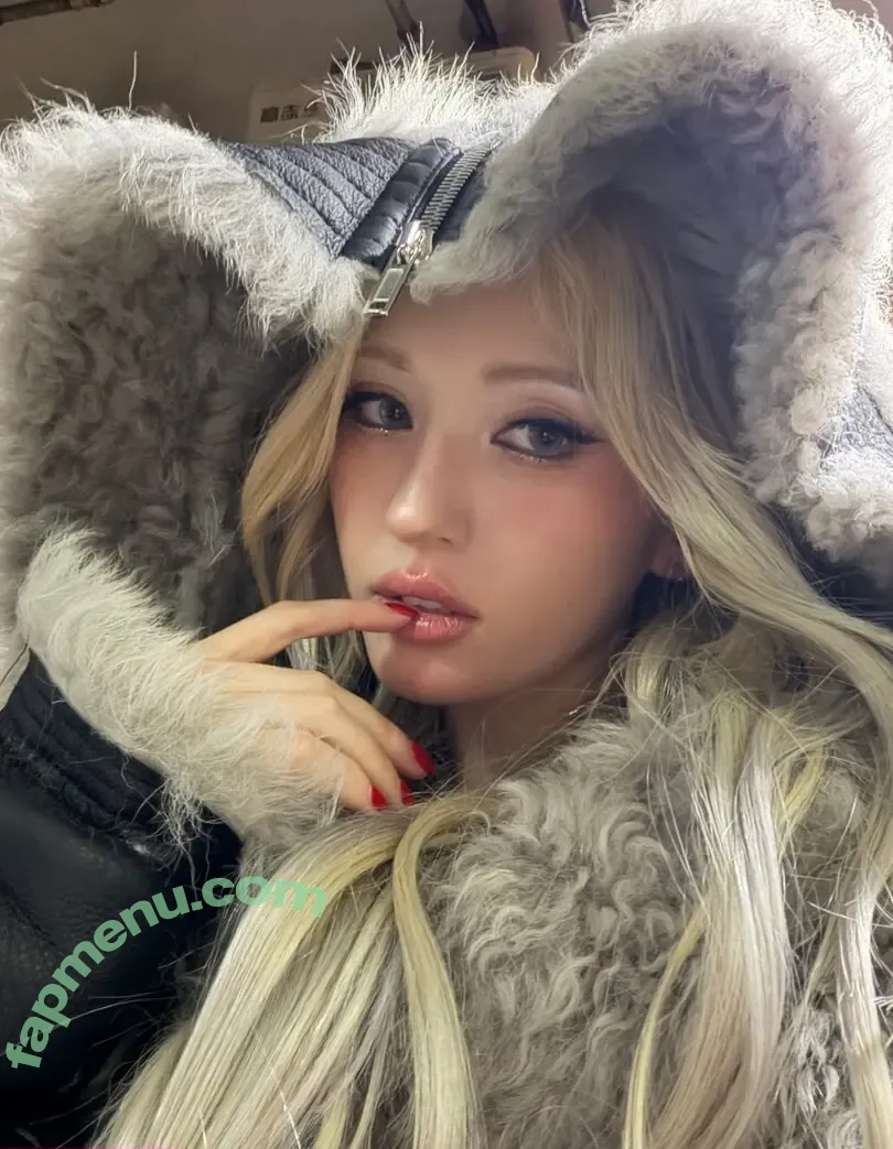 Jeon Somi nude photo #0958 (ENNIK SOMI / somsomi0309)