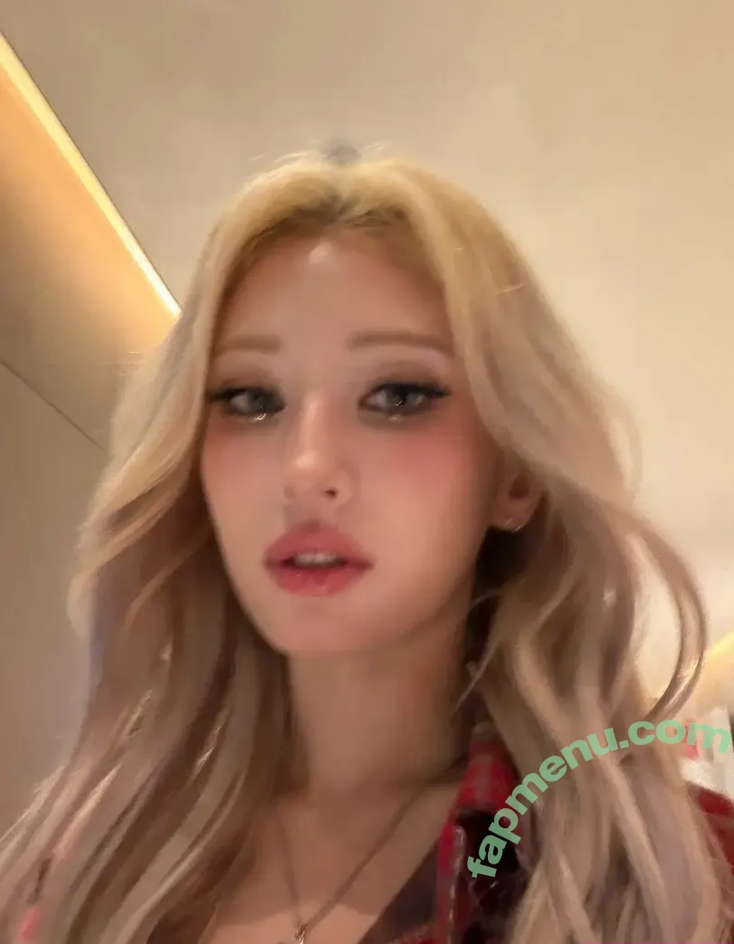 Jeon Somi nude photo #0964 (ENNIK SOMI / somsomi0309)