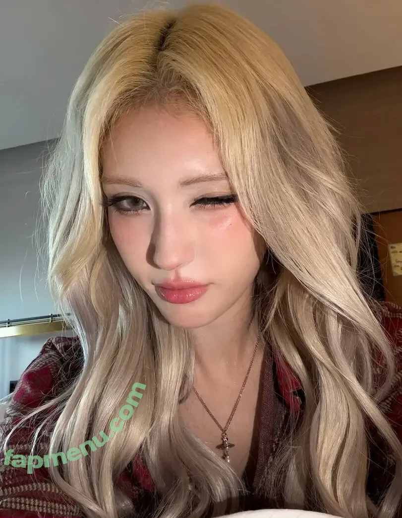 Jeon Somi nude photo #0965 (ENNIK SOMI / somsomi0309)