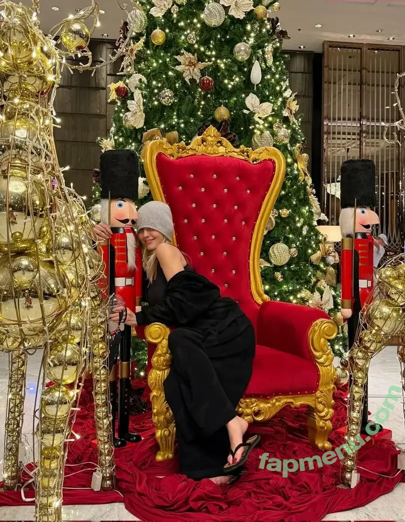 Jeon Somi nude photo #0969 (ENNIK SOMI / somsomi0309)