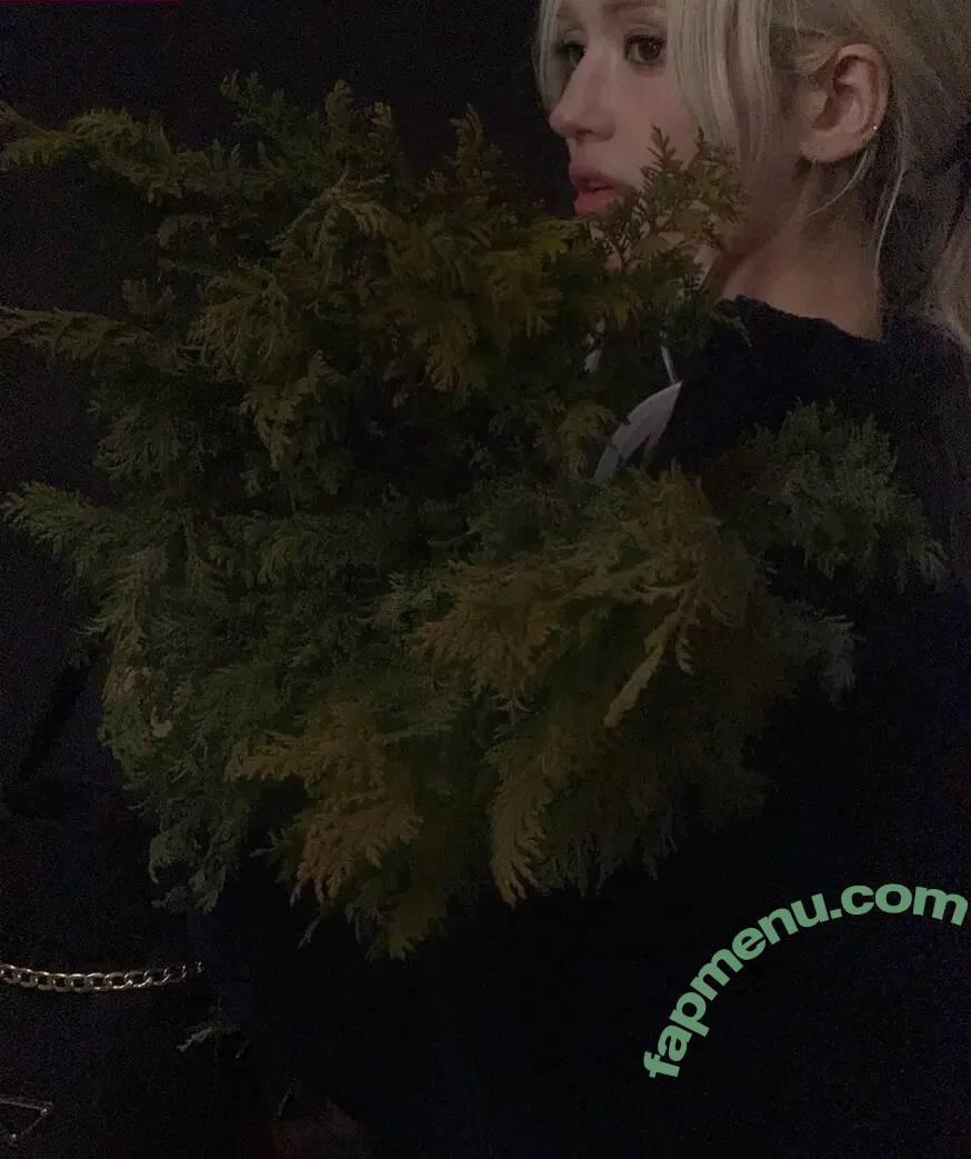 Jeon Somi nude photo #0980 (ENNIK SOMI / somsomi0309)