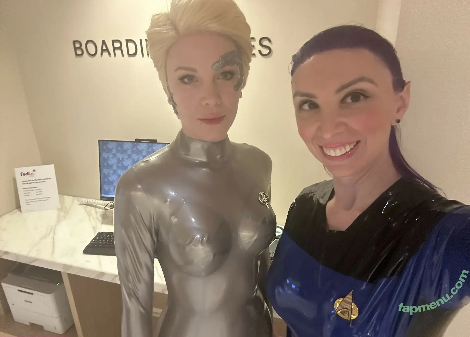 Jerikandra nude photo #0390 (JerikandraLatex)