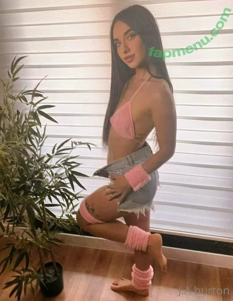 jesica.burton nude photo #0040 (jesicajes.b)