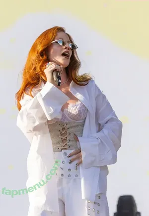 Jess Glynne / jessglynne nude photo #0140