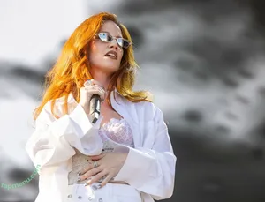 Jess Glynne / jessglynne nude photo #0142