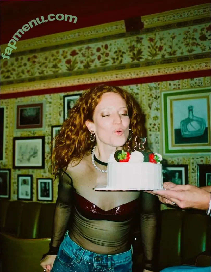Jess Glynne nude photo #0153 (jessglynne)