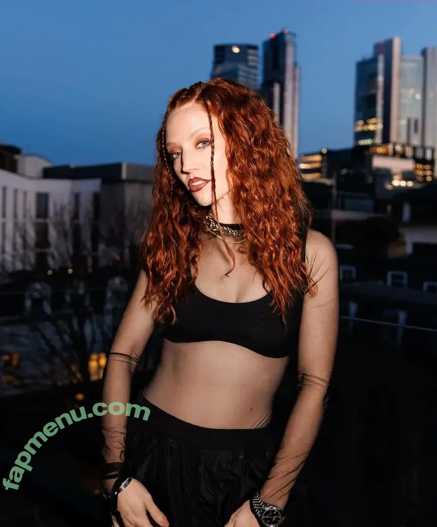 Jess Glynne nude photo #0161 (jessglynne)